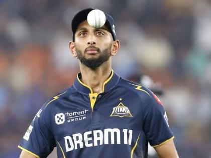 IPL 2025 live Purple Cap Prasidh Krishna match 15 balls 354 wickets 25 runs 488 see top 10 list Gujarat Titans Prasidh Krishna won | IPL 2025 Purple Cap: 15 मैच, 488 रन के साथ 25 विकेट, गुजरात टाइटंस के प्रसिद्ध कृष्णा ने मारी बाजी, देखिए 10 बॉलर की सूची