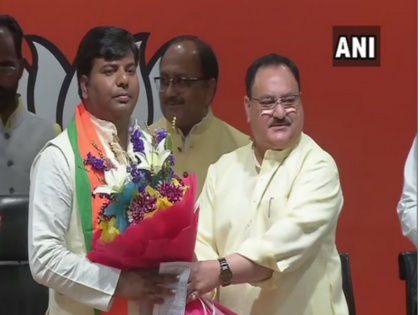 Nishad Party leader Praveen Nishad and Ananda Bhaskar joins Bharatiya Janata Party | गोरखपुर के सांसद प्रवीण निषाद सहित इन दो बड़े नेताओं ने थामा BJP का दामन