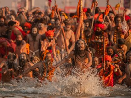 Mahakumbh 2025 live 45 crore pilgrims under surveillance 50000 policemen 2700 CCTVs know latest update here prayagraj sangam uttar pradesh | Mahakumbh 2025: 50,000 पुलिसकर्मी और 2700 सीसीटीवी की निगरानी में 45 करोड़ तीर्थयात्री?, यहां जानिए लेटेस्ट अपडेट Mahakumbh 2025 live 45 crore pilgrims under surveillance 50000 policemen 2700 CCTVs know latest update here prayagraj sangam uttar pradesh | Mahakumbh 2025: 50,000 पुलिसकर्मी और 2700 सीसीटीवी की निगरानी में 45 करोड़ तीर्थयात्री?, यहां जानिए लेटेस्ट अपडेट