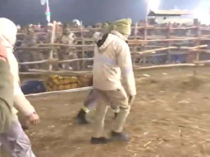 Maha Kumbh 2025 After stampede at Triveni Sangam Akharas cancelled shahi snan rescue operation underway | Maha Kumbh 2025: त्रिवेणी संगम पर भगदड़ के बाद अखाड़ों ने शाही स्नान किया रद्द, रेस्क्यू ऑपरेशन जारी, लोगों को घाटों से पीछे हटने की सलाह Maha Kumbh 2025 After stampede at Triveni Sangam Akharas cancelled shahi snan rescue operation underway | Maha Kumbh 2025: त्रिवेणी संगम पर भगदड़ के बाद अखाड़ों ने शाही स्नान किया रद्द, रेस्क्यू ऑपरेशन जारी, लोगों को घाटों से पीछे हटने की सलाह