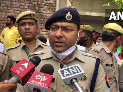 Murder in Prayagraj killing 14 people seven days husband wife, daughter-in-law, daughter and grandson were found dead Khevrajpur village | सात दिन में 14 लोगों की हत्या से दहला प्रयागराज, खेवराजपुर गांव में घर के मुखिया, पत्नी, बहू, बेटी और नातिन मृत मिले, सपा और बसपा ने सरकार पर किया हमला