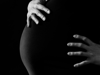 In America Pregnant women are considering giving birth in their homes in the amid of the coronavirus crisis | Coronavirus संकट, घरों में ही बच्चों को जन्म देने पर विचार कर रहीं गर्भवती महिलाएं