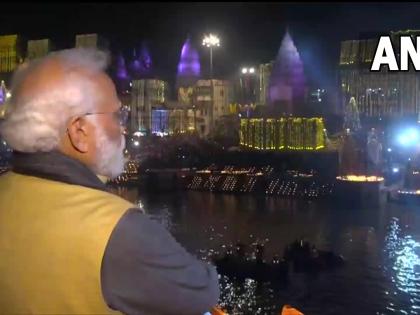 Kashi Vishwanath Inauguration PM narendra Modi participates Ganga aarti in Varanasi Shiv Deepotsav see video | Kashi Vishwanath Inauguration: ‘हर-हर महादेव’ के उदघोष के बीच गंगा आरती में शामिल हुए पीएम मोदी, देखें वीडियो