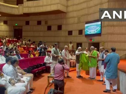 Vice Presidential Election 2025 live pm Narendra Modi felicitates NDA candidate Vice Presidential post CP Radhakrishnan meeting NDA Parliamentary Party video | Vice Presidential Election 2025: एनडीए संसदीय दल की बैठक, सीपी राधाकृष्णन को बधाई, पीएम मोदी ने किया सम्मानित, देखिए वीडियो