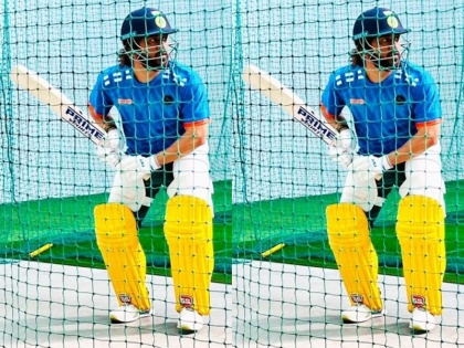 IPL 2024: MS Dhoni uses special sticker on cricket bat as he hits nets ahead of new season | IPL 2024: एमएस धोनी ने नए सीजन से पहले नेट पर अभ्यास करते समय बल्ले पर किया विशेष स्टिकर का उपयोग