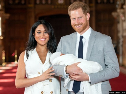 Naming ceremony of Prince Harry and Megan's son Archie at the private ceremony | निजी समारोह में हुआ प्रिंस हैरी और मेगन के पुत्र आर्ची का नामकरण संस्कार