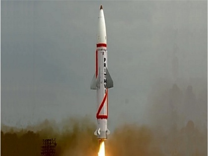 India successfully carries out night-time test-firing of two Prithvi ballistic missiles off the coast of Odisha | भारत ने सफलता पूर्वक किया दो पृथ्वी बैलिस्टिक मिसाइलों का रात्रि सफल परीक्षण, दुश्मनों के छुड़ाएगी छक्के