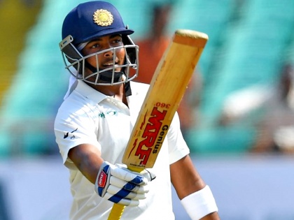 India vs West Indies: Prithvi Shaw scores half century in debut test, writes new history in Rajkot test | Ind vs WI: पृथ्वी शॉ ने पहले ही टेस्ट में ठोका तूफानी अर्धशतक, लगाई रिकॉर्ड्स की झड़ी