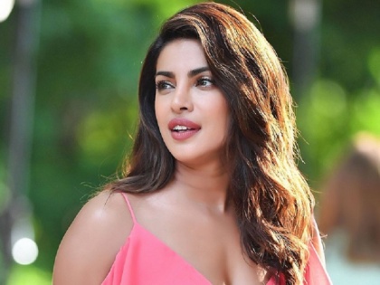 Priyanka Chopra says in unfinished a director told her needed to get a boob job fix her jaw | प्रियंका चोपड़ा ने किया खुलासा, एक निर्देशक ने उन्हें नितंब का आकार बढ़ाने व ब्रेस्ट सर्जरी कराने के लिए कहा था