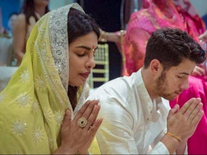 Priyanka Chopra's Mom Madhu reveals Nick Jonas chanted mantras accurately during Roka | रोका सेरमेनी के दौरान निक ने किया कुछ ऐसा कि हैरान रह गईं प्रियंका की मां मधु चोपड़ा