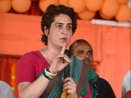 Lok Sabha Election 2019: Priyanka Gandhi comments on PM Modi rally in bundelkhand | लोकसभा चुनाव 2019: प्रियंका गांधी का पीएम मोदी पर तंज, कहा- 'चौकीदार हैं या दिल्ली से पधारे शहंशाह'