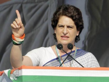 Priyanka Gandhi says Narendra Modi ever Coward PM in Pratapgarh lok sabha election 2019 | प्रियंका गांधी का रैली में पीएम मोदी पर तंज, 'मैंने अपनी जिंदगी में इनसे बड़ा कायर, कमजोर प्रधानमंत्री नहीं देखा'