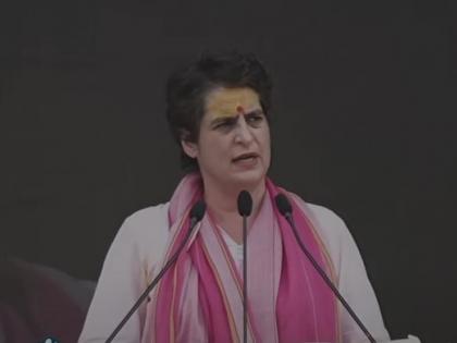 Congress leader Priyanka Gandhi Vadra 'Kisan Nyay' rally Varanasi 6 farmers vehicle Govt is shielding the minister & his son | वाराणसी में 'किसान न्याय' रैली, प्रियंका गांधी ने कहा-सभी ने देखा योगी सरकार मंत्री और उनके बेटे को बचा रही है... Congress leader Priyanka Gandhi Vadra 'Kisan Nyay' rally Varanasi 6 farmers vehicle Govt is shielding the minister & his son | वाराणसी में 'किसान न्याय' रैली, प्रियंका गांधी ने कहा-सभी ने देखा योगी सरकार मंत्री और उनके बेटे को बचा रही है...