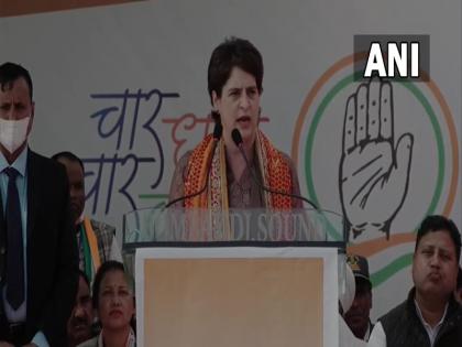 Migration is high here Why does it take place says Priyanka Gandhi Vadra in Khatima | उत्तराखंड चुनाव: सीएम धामी के गढ़ में प्रियंका गांधी की धमक, लोगों से कहा, बिंदिया, चूड़ी बांटने वाले सीएम से पूछिए, रोजगार क्यों नहीं बांटे Migration is high here Why does it take place says Priyanka Gandhi Vadra in Khatima | उत्तराखंड चुनाव: सीएम धामी के गढ़ में प्रियंका गांधी की धमक, लोगों से कहा, बिंदिया, चूड़ी बांटने वाले सीएम से पूछिए, रोजगार क्यों नहीं बांटे