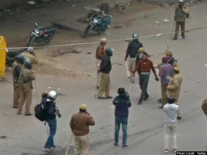 CAA Protest: Violence in UP, 2 protesters killed in Bijnor, 6 people killed in UP so far | CAA Protest: डीजीपी ने कहा- यूपी में 24 घंटे में 6 प्रदर्शनकारियों की मौत, 50 से अधिक पुलिसकर्मी गंभीर रूप से घायल