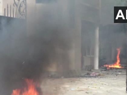 Nepal Gen-Z Protest LIVE demands PM Oli's resignation action against corrupt politiciansfresh protests erupt across Nepal Violent student-led see video | Nepal Gen-Z Protest: गद्दी छोड़ो प्रधानमंत्री ओली?, काठमांडू, ललितपुर और भक्तपुर में कर्फ्यू, भ्रष्ट राजनेताओं के खिलाफ कार्रवाई करो, देखिए वीडियो