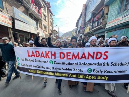 The shout of 'Delhi Chalo' to get statehood battle of Ladakh will now be fought from Delhi KDA and LAB | राज्य का दर्जा पाने ‘दिल्ली चलो’ की हुंकार, लद्दाख की लड़ाई अब दिल्ली से लड़ेंगे केडीए और एलएबी