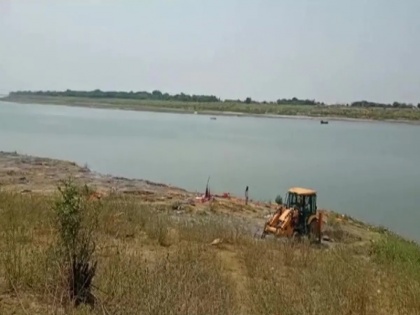 patna high court raise question on dead bodies in ganga river in buxar | गंगा नदी में सैकड़ों की संख्या में शवों को मिलने से पटना हाईकोर्ट हुआ गंभीर, सरकार से मांगा जवाब