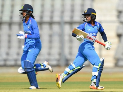 Ind vs Eng, 3rd ODI: Indian Women Team set target 206 runs for England in 3rd ODI | Ind vs Eng: स्मृति मंधाना-पूनम राउत की शानदार पारी, भारतीय महिला टीम ने इंग्लैंड को दिया 206 रनों का लक्ष्य