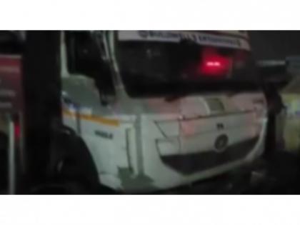 WATCH Pune Drunk-Driving Acciden 3 Dead 6 Injured After Dumper Truck Runs Over People Sleeping on Footpath in Wagholi VIDEO | WATCH Pune Drunk-Driving Accident: वाघोली में फुटपाथ पर सो रहे लोगों को ट्रक ने रौंदा?, 2 बच्चे समेत 3 की मौत और जिंदगी से जूझ रहे 6 लोग, देखें वीडियो WATCH Pune Drunk-Driving Acciden 3 Dead 6 Injured After Dumper Truck Runs Over People Sleeping on Footpath in Wagholi VIDEO | WATCH Pune Drunk-Driving Accident: वाघोली में फुटपाथ पर सो रहे लोगों को ट्रक ने रौंदा?, 2 बच्चे समेत 3 की मौत और जिंदगी से जूझ रहे 6 लोग, देखें वीडियो