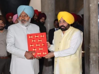 Punjab Budget 2025 highlights Rs 236,080 crore First-ever drug census, expansion of health insurance; no new taxes, no proposal give Rs 1000 women | Punjab Budget 2025 highlights: 236080 करोड़ का बजट पेश, कोई नया कर नहीं?, महिलाओं को 1000 रुपये देने पर कोई प्रस्ताव नहीं Punjab Budget 2025 highlights Rs 236,080 crore First-ever drug census, expansion of health insurance; no new taxes, no proposal give Rs 1000 women | Punjab Budget 2025 highlights: 236080 करोड़ का बजट पेश, कोई नया कर नहीं?, महिलाओं को 1000 रुपये देने पर कोई प्रस्ताव नहीं
