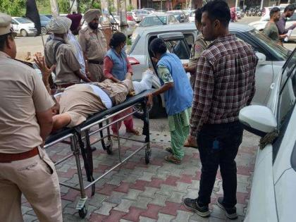 Patiala 'Haryana number' car driver crushed ASI during checking right leg fractured watch video | पटियालाः हरियाणा नंबर की कार चालक ने चेकिंग के दौरान एएसआइ को कुचला, दाहिने पैर की हड्डियां टूटी, देखें वीडियो Patiala 'Haryana number' car driver crushed ASI during checking right leg fractured watch video | पटियालाः हरियाणा नंबर की कार चालक ने चेकिंग के दौरान एएसआइ को कुचला, दाहिने पैर की हड्डियां टूटी, देखें वीडियो