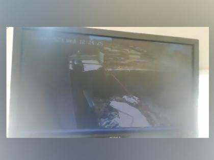 Punjab Parking area collapsed in one stroke in Mohali many vehicles buried under debris watch creepy video | पंजाब: मोहाली में एक झटके में ढहा पार्किंग एरिया, कई वाहन मलबे में दबे; देखें खौफनाक वीडियो