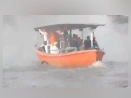 Punjab CM Bhagwant Mann had a narrow escape while visiting the flood area the boat capsized in midstream Video of the incident surfaced | पंजाब: बाढ़ क्षेत्र का दौरा करने के दौरान बाल-बाल बचे सीएम भगवंत मान, बीच मझधार में नाव पलटने से बची; घटना का वीडियो आया सामने
