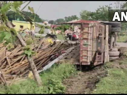 bihar truck overturn 8 labourers died 8 other injured | बिहार: 16 मजदूरों से भरी ट्रक पटलने से आठ मजदूरों की मौके पर मौत, आठ अन्य घायल, घायलों को अस्पताल में भर्ती कराया गया