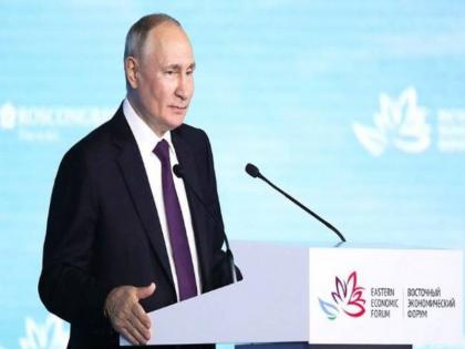 Vladimir Putin praises PM Modi's policies says doing right thing in promoting Make in India programme | पुतिन ने की पीएम मोदी की नीतियों की तारीफ, कहा- मेक इन इंडिया कार्यक्रम को बढ़ावा देने के लिए सही काम कर रहे हैं