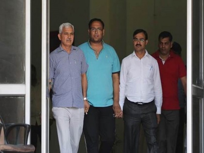 Arvind Kejriwal relative arrested and sent to one day judicial custody | केजरीवाल का भांजा अदालत में हुआ बेहोश, एक दिन की न्यायिक हिरासत में भेजा