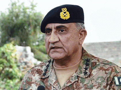 Pakistan army chief Qamar Javed Bajwa visits forward posts near the Line of Control | पाकिस्तानी सेना प्रमुख ने LoC के पास चौकियों का दौरा किया, कहा- भारत को हमेशा उचित जवाब मिलेगा