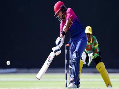 UAE-W vs QAT-W: For the first time in international cricket, all 10 women batsmen of UAE retired out | UAE-W vs QATAR-W: अंतरराष्ट्रीय क्रिकेट में पहली बार हुआ, यूएई की सभी 10 महिला बल्लेबाज रिटायर आउट