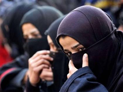 news karnataka college principal Denied girls entry into class for wearing hijab students move to Udupi District Collector | कॉलेज के प्रिंसिपल ने मुस्लिम छात्राओं की क्लास में हिजाब पहने पर लगाई रोक, कहा इससे आएगी समानता; लड़कियों ने कलेक्टर से की शिकायत