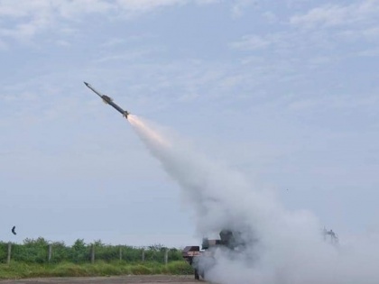 India successfully test two quick reaction surface-to-air missiles | रडार जाम नहीं कर सकता, ट्रक के ऊपर लगा लो या कनस्तर में, सतह से हवा में मार करने वाली त्वरित प्रतिक्रिया मिसाइलों का सफल परीक्षण