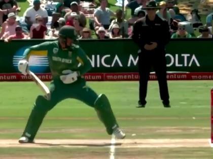 india vs south africa video when quinton de kock survives after ball hit the stumps | वीडियो: जब डि कॉक दूसरे वनडे में साबित हुए 'लकी', विकेट पर गेंद लगने के बावजूद नहीं हुए आउट