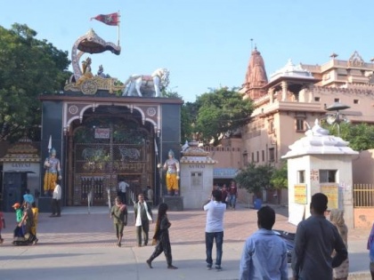 Sri Krishna's birthplace of Mathura hearing September 30 security temple Idgah campus | मथुरा के श्रीकृष्ण जन्मस्थानः सुनवाई 30 सितंबर को, मंदिर ईदगाह परिसर की सुरक्षा और कड़ी, सभी दर्शनार्थियों पर नजर