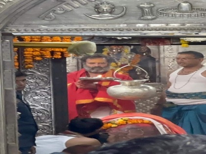 Bharat Jodo Yatra Congress leader Rahul Gandhi performs puja at Ujjain's Mahakal temple | भारत जोड़ो यात्रा: कांग्रेस नेता राहुल गांधी ने उज्जैन के महाकाल मंदिर में की पूजा, जैन मुनि प्रज्ञासागर का लिया आशीर्वाद