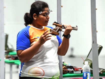 Asian Games 2018: Know who is Rahi Jeevan Sarnobat, who won Gold Medal in 25m pistol shooting | Asian Games: बचपन में सिविल सर्विस में जाना चाहती थीं राही सरनोबत, एक हफ्ते की ट्रेनिंग के बाद बनीं शूटर