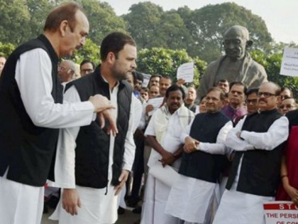 Dalit Protest: BJP beffiting reply to Rahul Gandhi, says 'Political vulture' | दलितों का प्रदर्शन: भाजपा ने राहुल को बताया मौके का फायदा उठाने वाला 'राजनीतिक गिद्ध'