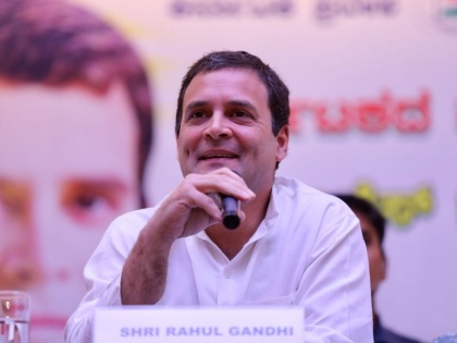 Karnataka Assembly Elections 2018: Rahul Gandhi Attacks on PM Modi and RSS ideology | पीएम मोदी ने कहा कांग्रेस बनाती है फर्जी वोटर कार्ड, राहुल का जवाब- जो दिल में होता जुबान पर आ ही जाता है!