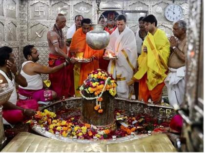 madhya pradesh assembly election 2018: rahul gandhi in mahakal ujjain | MP चुनावः महाकाल के दरबार में 'शिव भक्त' बने राहुल गांधी, ऐसा दिखा उनका अंदाज