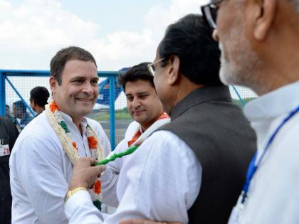 Madhya Pradesh: Congress Sankalp Yatra Rahul Gandhi road Show and Rally updates | मध्य प्रदेशः शंखनाद के साथ शुरू हुआ राहुल गांधी का रोड शो, सॉफ्ट हिंदुत्व के रास्ते पर कांग्रेस की संकल्प यात्रा