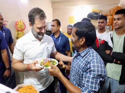 PHOTOS: Rahul Gandhi made Tari Poha with Nagpur's famous 'Ramji Shyamji', see photos | PHOTOS: राहुल गांधी ने नागपुर के प्रसिद्ध ‘रामजी श्यामजी’ संग बनाया तरी पोहा, देखें तस्वीरें