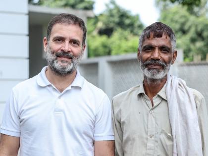 Delhi Rahul Gandhi meet vegetable seller Rameshwar had food too former Congress president tweeted azadpur mandi viral vegetable vendor rameshwar ji | दिल्लीः सब्जी विक्रेता रामेश्वर से मिले राहुल गांधी, खाना भी खाया, कांग्रेस के पूर्व अध्यक्ष ने ट्वीट कर कहा