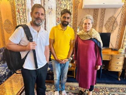 Sonia Gandhi reached Srinagar with Rahul Gandhi on 'private visit', enjoyed boating in Nigeen Lake | सोनिया गांधी 'निजी यात्रा' पर राहुल गांधी के साथ पहुंची श्रीनगर, निगीन झील में लिया बोटिंग का आनंद