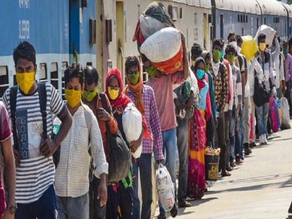 Shramik Specials train Consent of receiving states no longer required HM Releases SOP | गृह मंत्रालय ने प्रवासी मजदूरों की रेल यात्रा के लिए जारी की नई SOP, रेलवे ही करेगा श्रमिक ट्रेन चलाने का फैसला