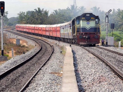 Pakistan's ISI planning to blow up railway tracks in India Intelligence alert | भारत में रेल पटरियों को उड़ाने की योजना बना रही पाकिस्तान की ISI, भारतीय खुफिया एजेंसियां सतर्क