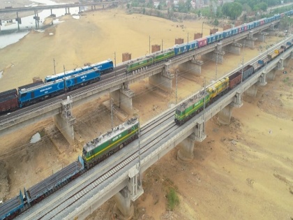 Bihar 6 trains now able to pass simultaneously on bridge built on Son river in Son Nagar, trial gets successful | बिहार के सोन नगर में सोन नदी पर बने पुल पर अब एक साथ गुजर सकेंगी 6 रेलगाड़ियां, ट्रायल हुआ सफल