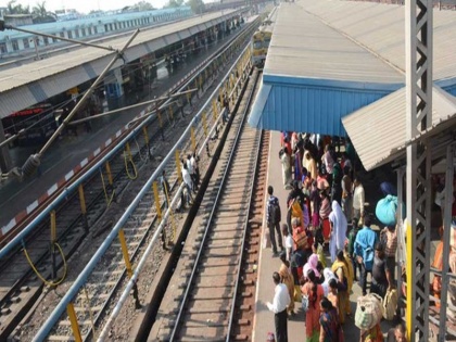 South Eastern Railway cancels 46 trains due to Kurmi community demonstration and blockade for demanding st status | एसटी का दर्जा मांग रहे कुर्मी समुदाय के प्रदर्शन के कारण दक्षिण पूर्व रेलवे ने रद्द कीं 46 ट्रेनें; 8 को बीच में ही रोका गया, देखें सूची